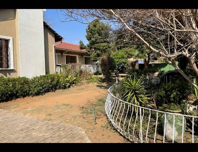 8 BEDROOM HOUSE FOR SALE IN BOKSBURG
